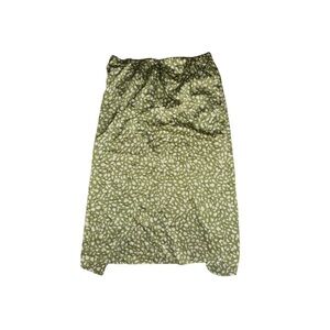 ELOQUII Green Ruched Midi Skirt Size
18 - Trendy Satin-Like Polka Print